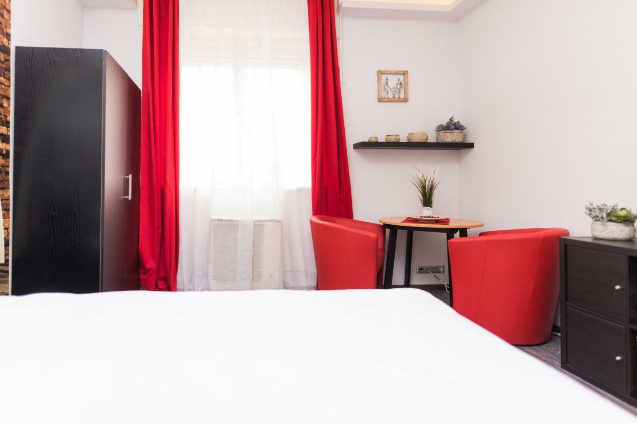 Nerorosso Apartment *