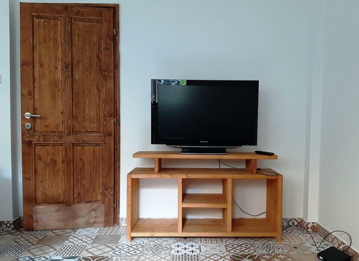 2 Bedroom Near Heroes Square Lägenhet