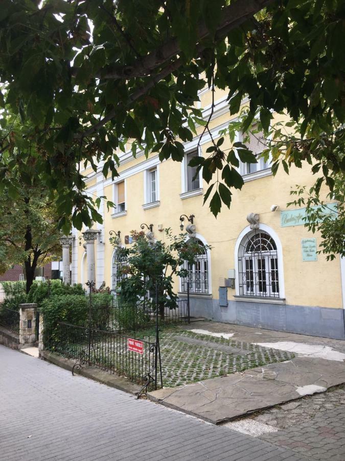 Romantic Studio In 12th District Close To Mom Park Apartment Budapest