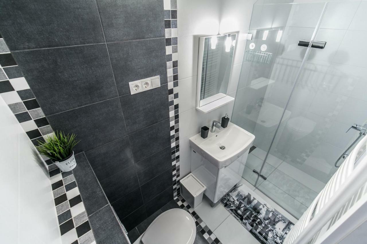 Sleek Minimalist Studio At Inner Apartmán *