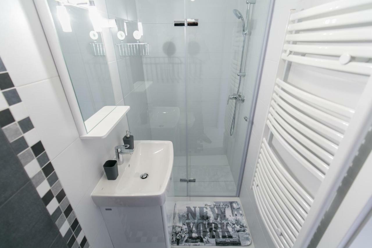 Apartmán Sleek Minimalist Studio At Inner Budapest