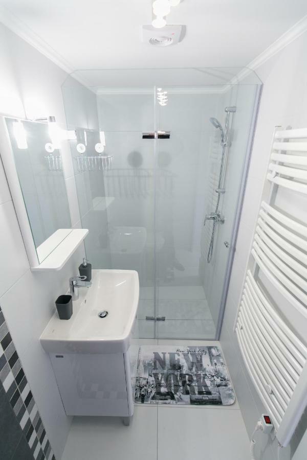 Apartmán Sleek Minimalist Studio At Inner Budapest