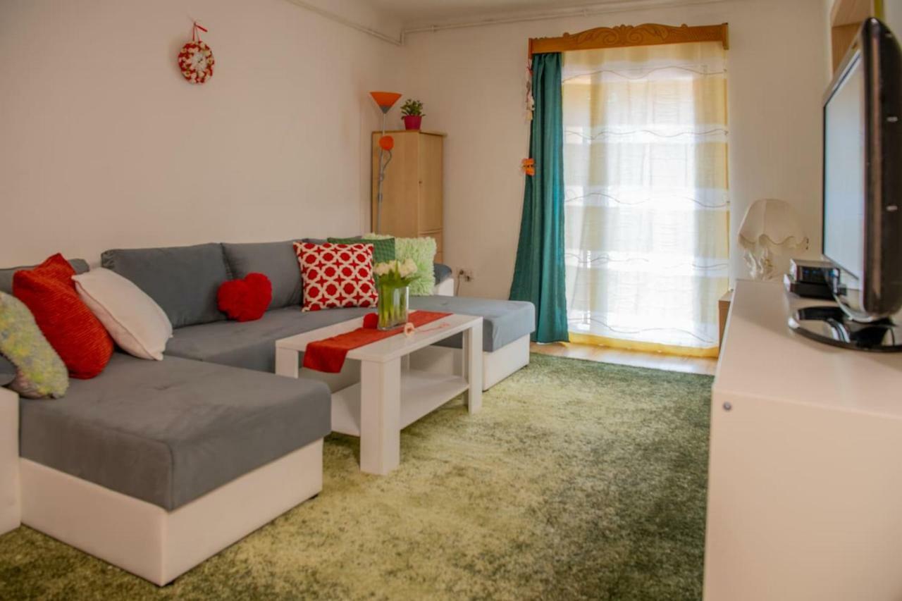 Apartment Bubu- Butterfly's Budapest