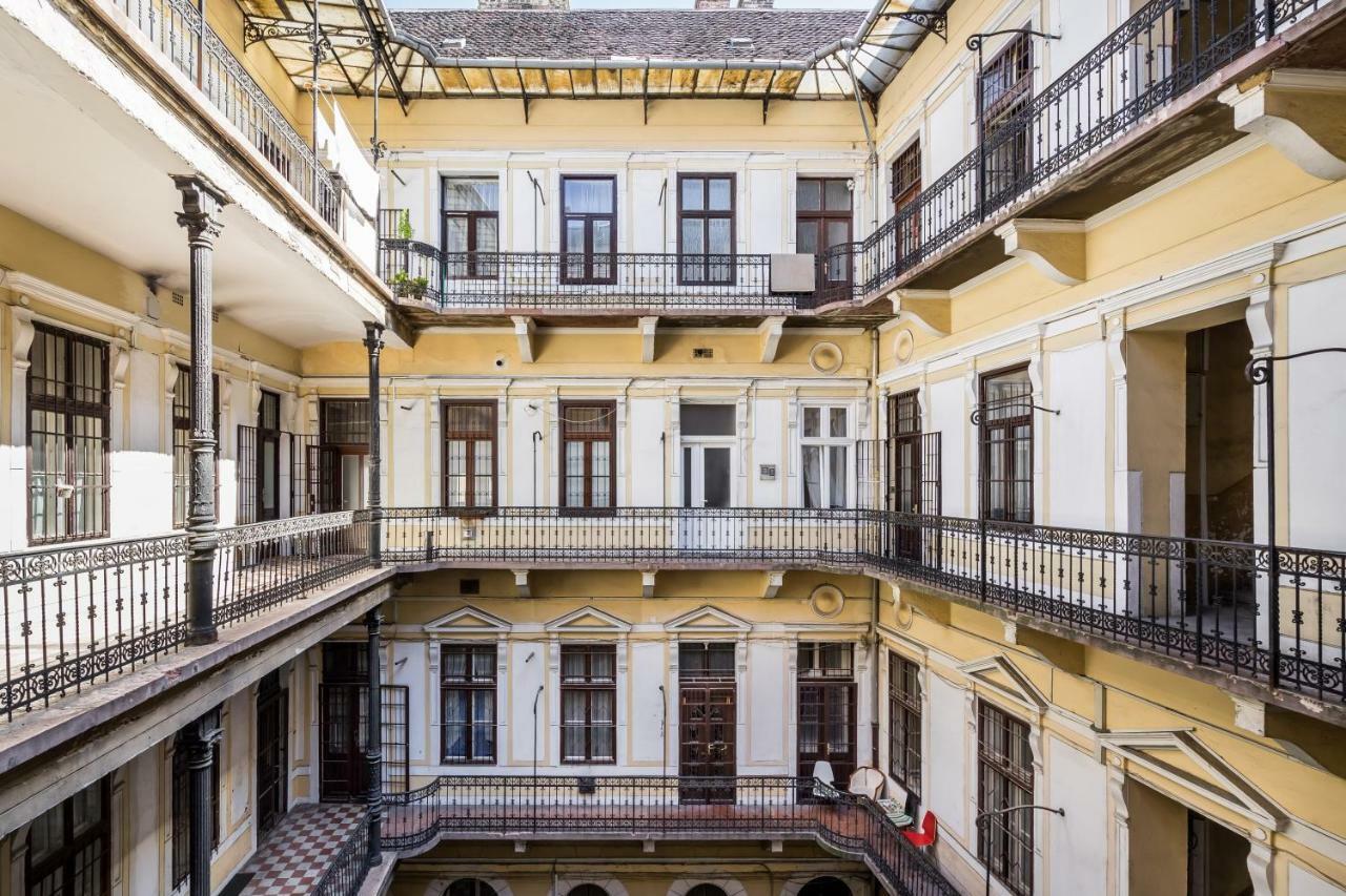 A9 Houseleek Astoria Apartamento