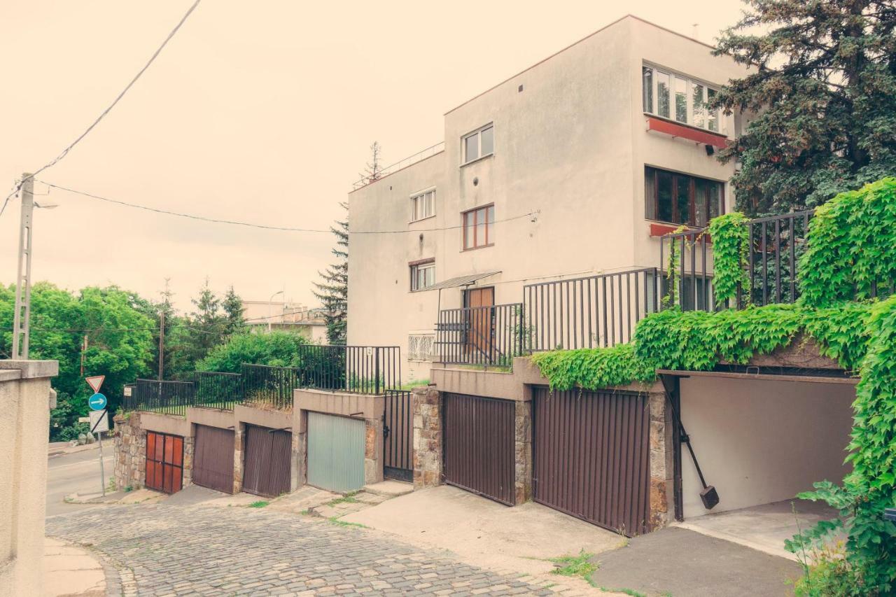 Apartment On Gellert Hill Downtown With Free Garage & Castle View *
