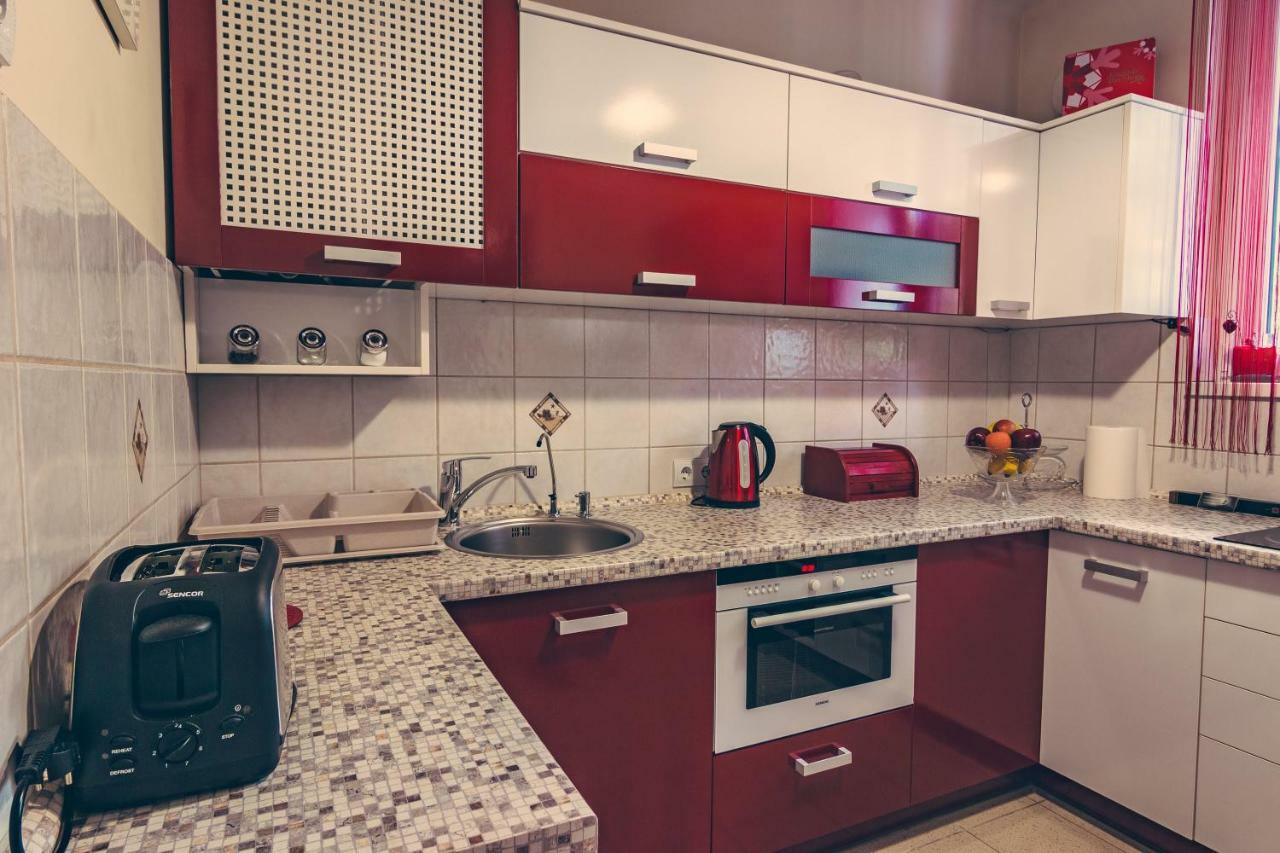 Apartment On Gellert Hill Downtown With Free Garage & Castle View Budapest