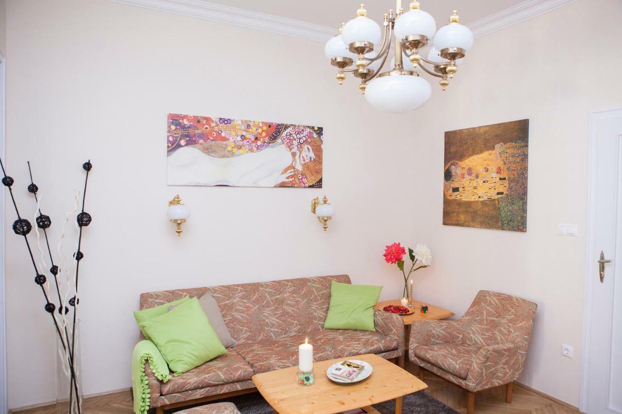 Synagogue View Apartment