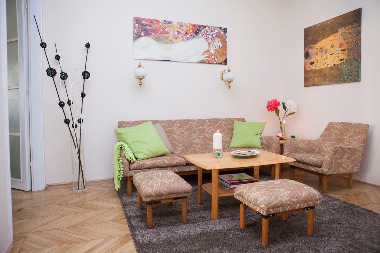 Synagogue View Apartment
