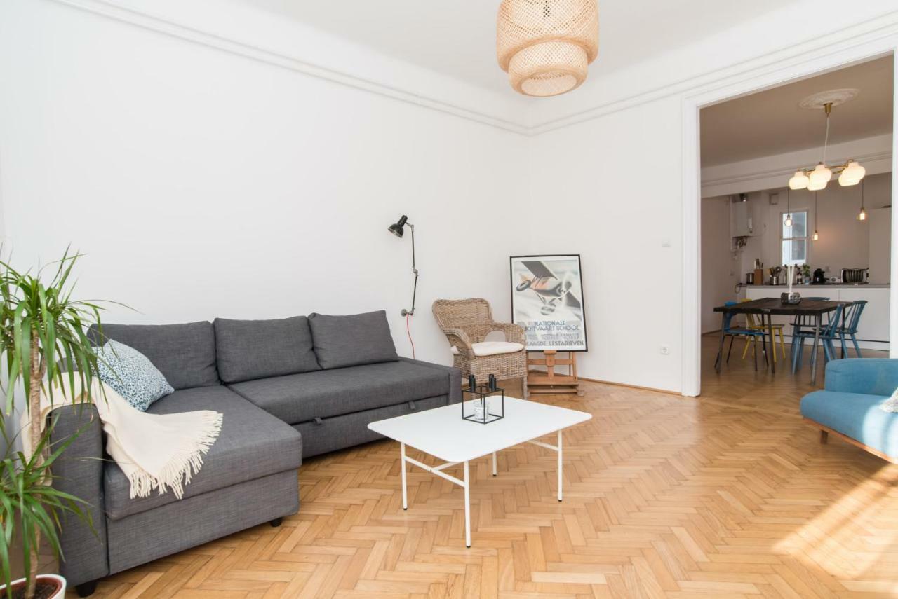 Klauzal W/3 Bedrooms, French Balcony Apartmán *