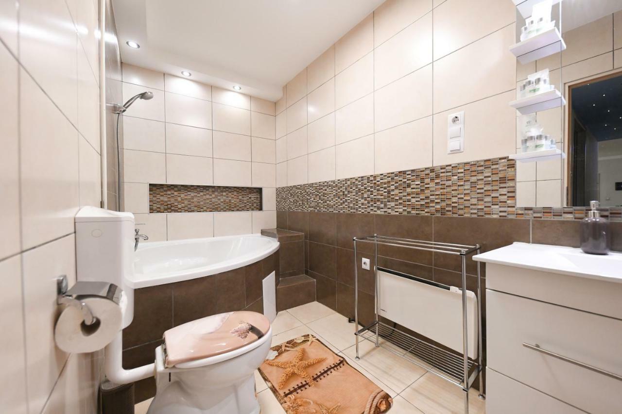 Apartamento Fireworks Rakoczi - Free Parking - 3 Bedrooms - 2 Bathrooms Budapest