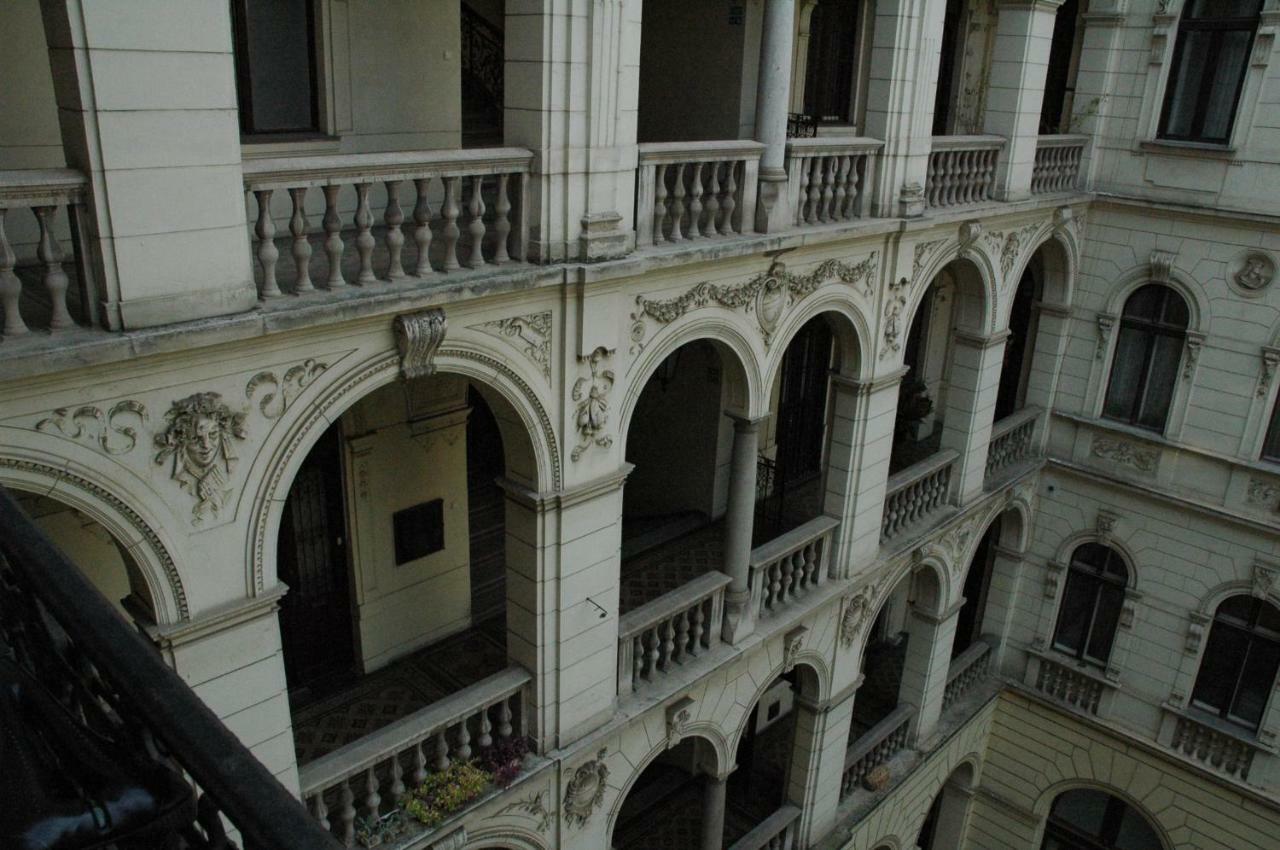 Diamond - Castle Muranyi * Budapest