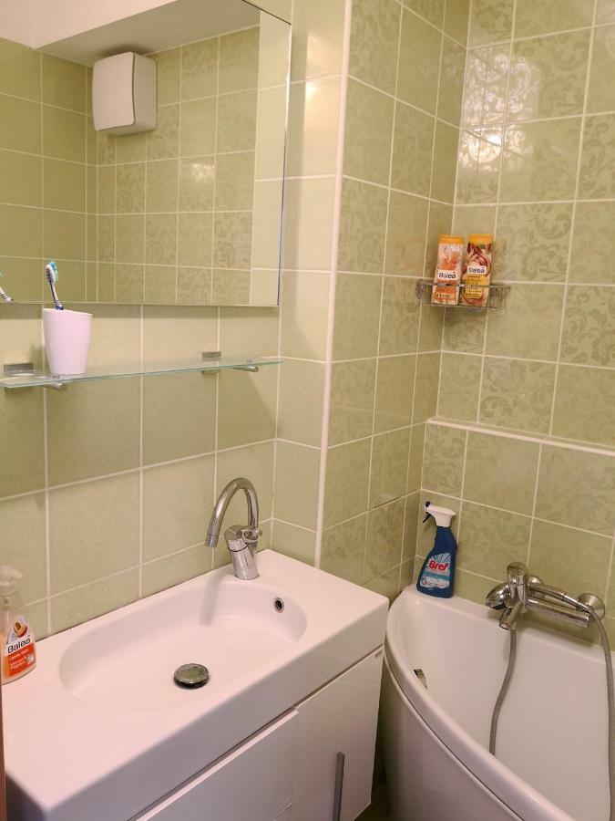 1,5 Szobas Lakas Terasszal,koezel A Szechenyi Fuerdohoez Apartament *