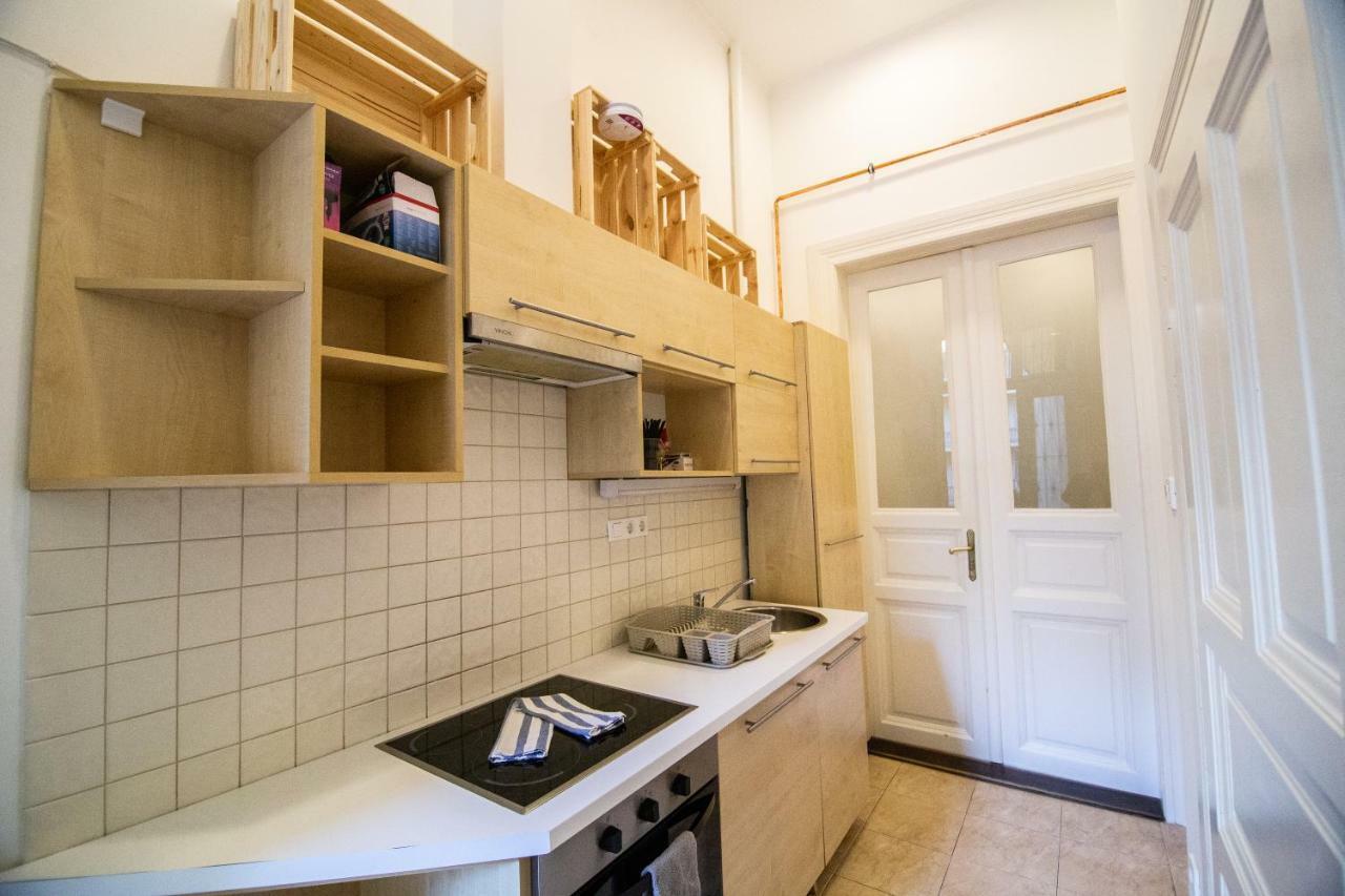 Cheerful And Cozy 2 Bedrooms 2 Bathrooms With Location Appartamento Budapest