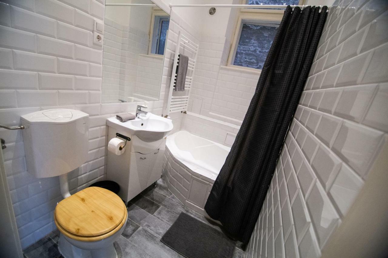 Cheerful And Cozy 2 Bedrooms 2 Bathrooms With Location *