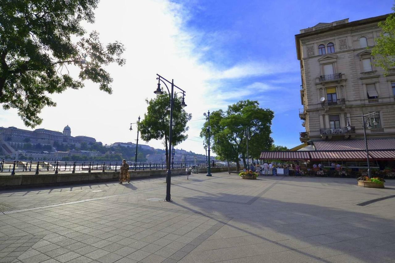 Vigadó Square Panorama *