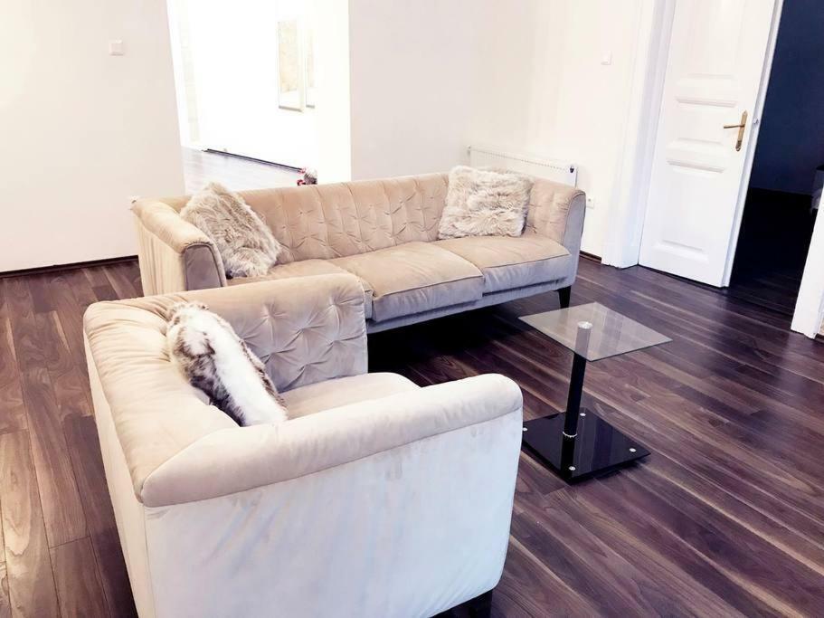 Appartamento Grand Eliza 3bedroom Luxury Apt At Blaha *