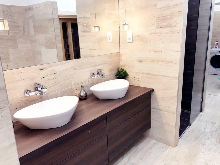 Grand Eliza 3bedroom Luxury Apt At Blaha Budapest