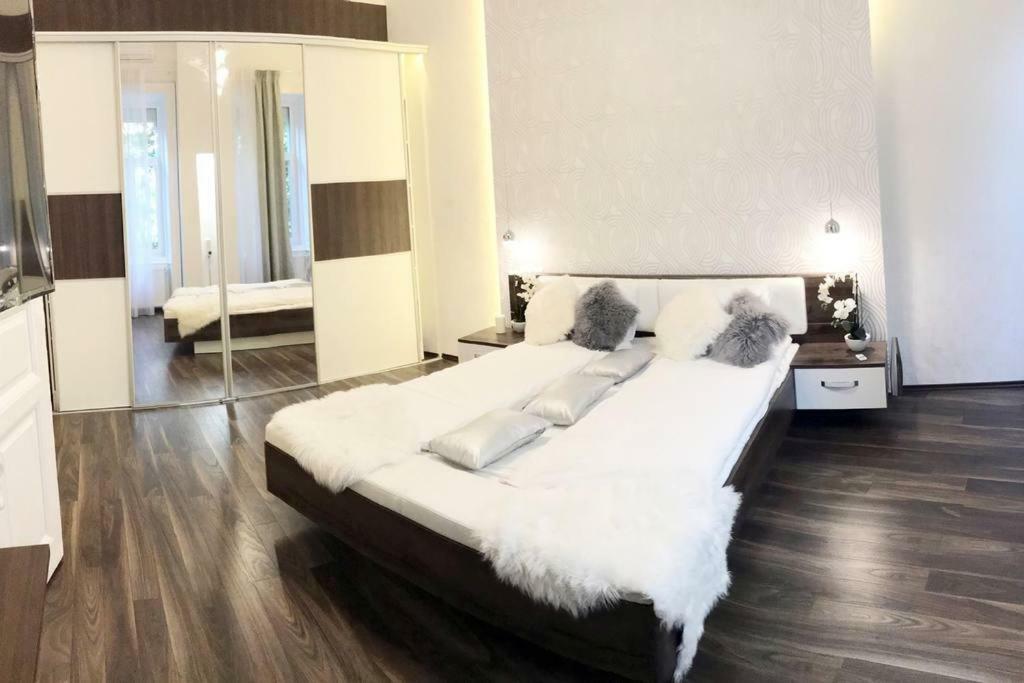 Grand Eliza 3bedroom Luxury Apt At Blaha Apartmán *