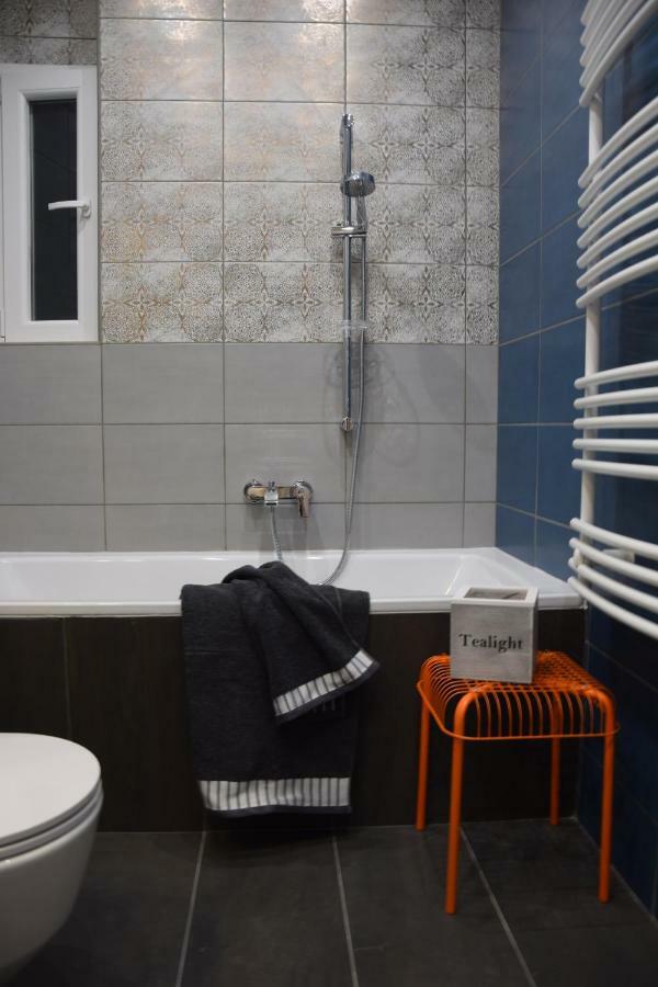 Apartment Bleak House - Bauhaus In Greener