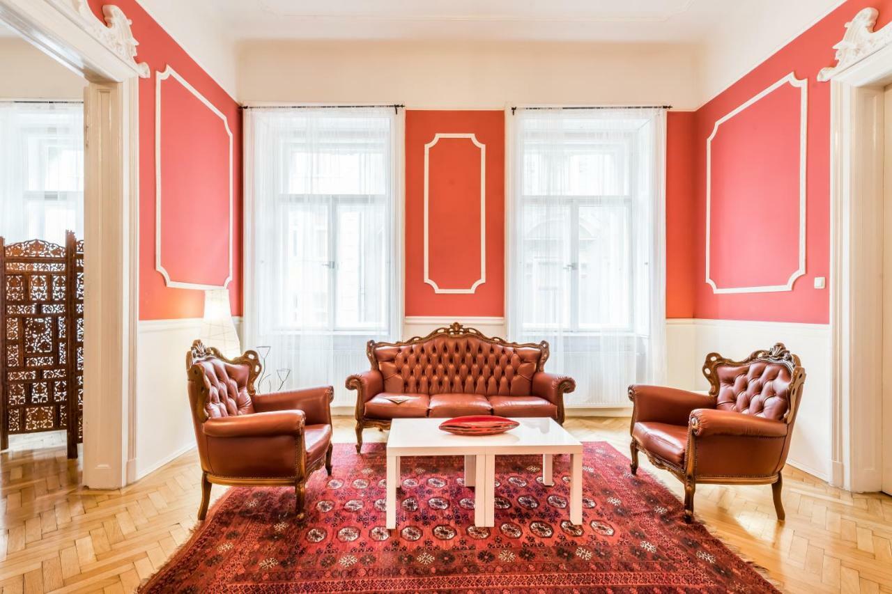 Maison Orange & Maison Rose *