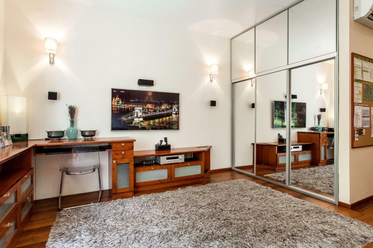 Citypark Design Flat * Budapest