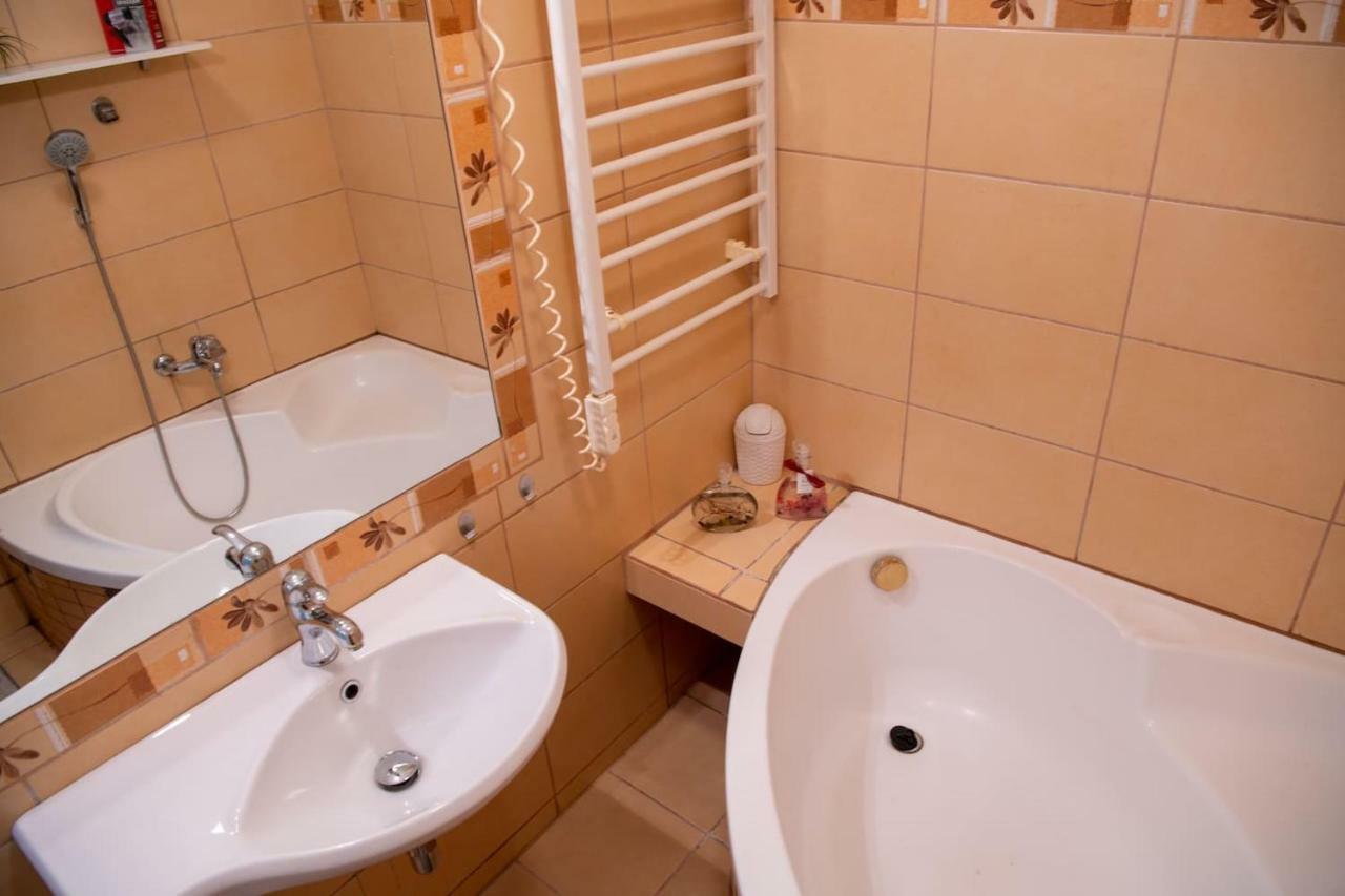 Apartment Bubu- Butterfly's Budapest