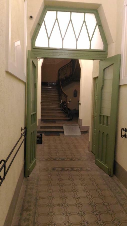 Apartment 3 Bedrooms Suite, 2 Bathrooms, Balcony At Opera Budapest