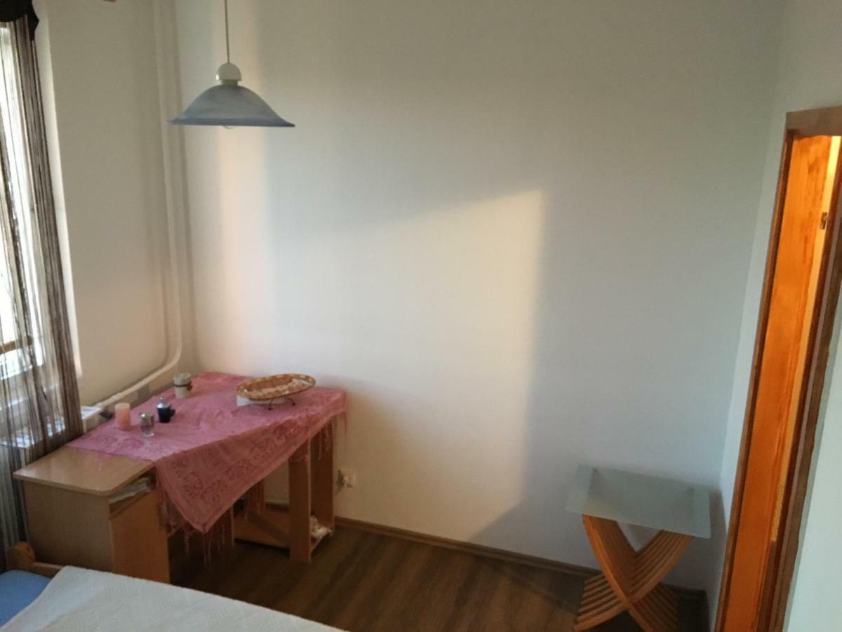 újpest Lakás Appartamento *