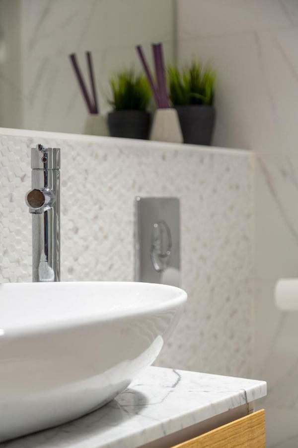 Exclusive Downtown Bella Apartment Budapest