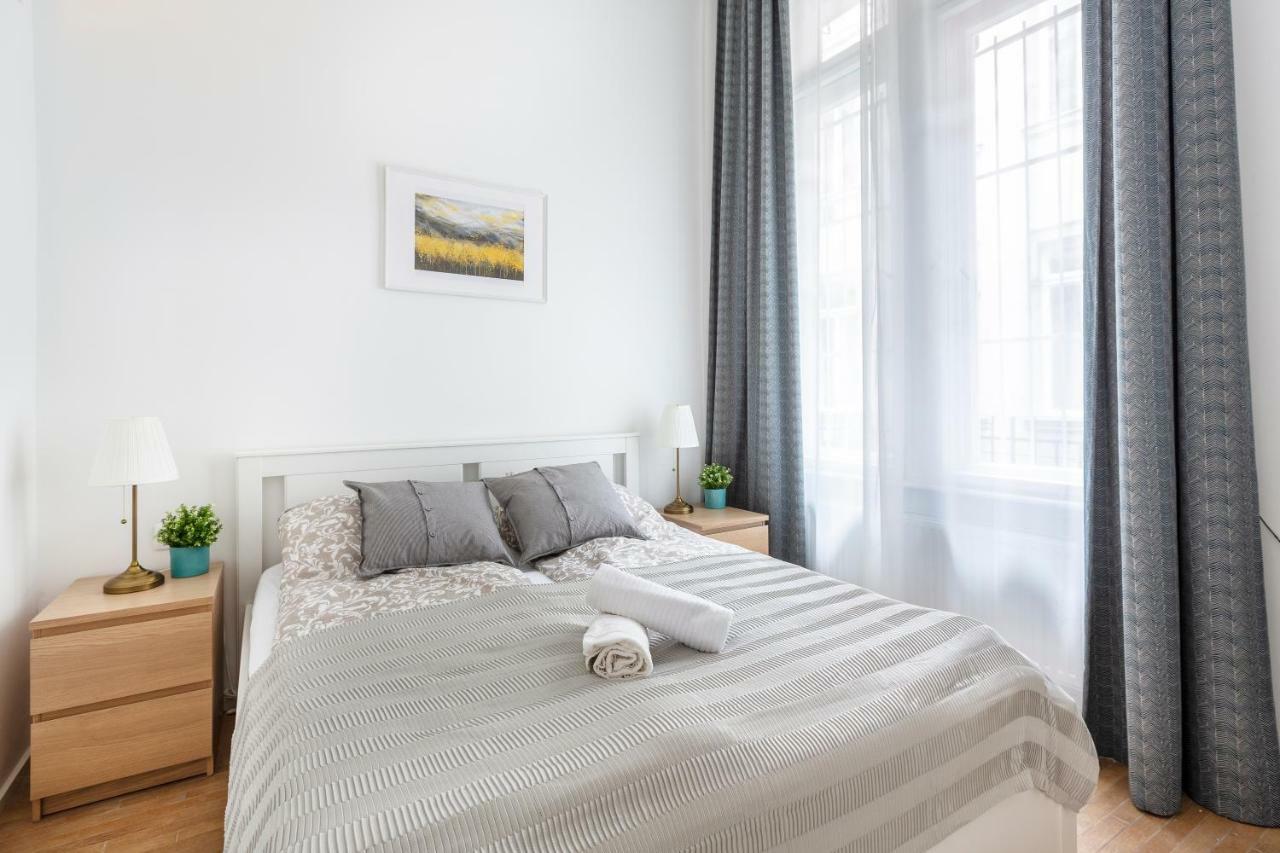 Exclusive Downtown Bella Apartment Budapest