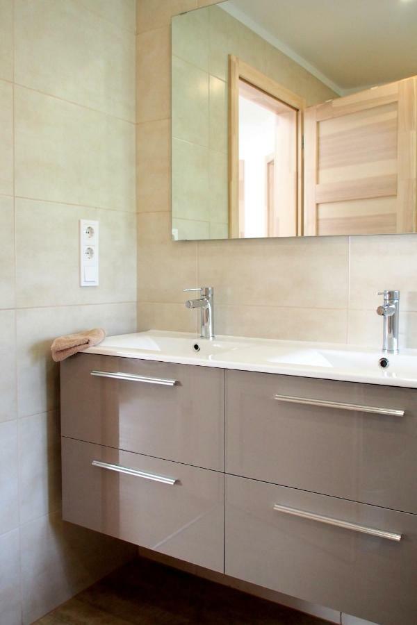 Buda Valley: With Garden Apartamento *