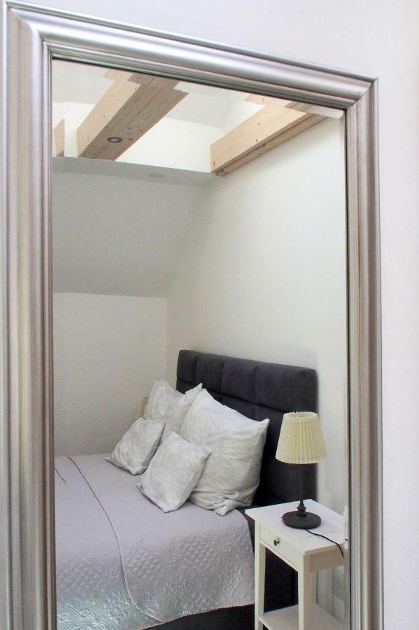 Buda Valley: With Garden Apartamento