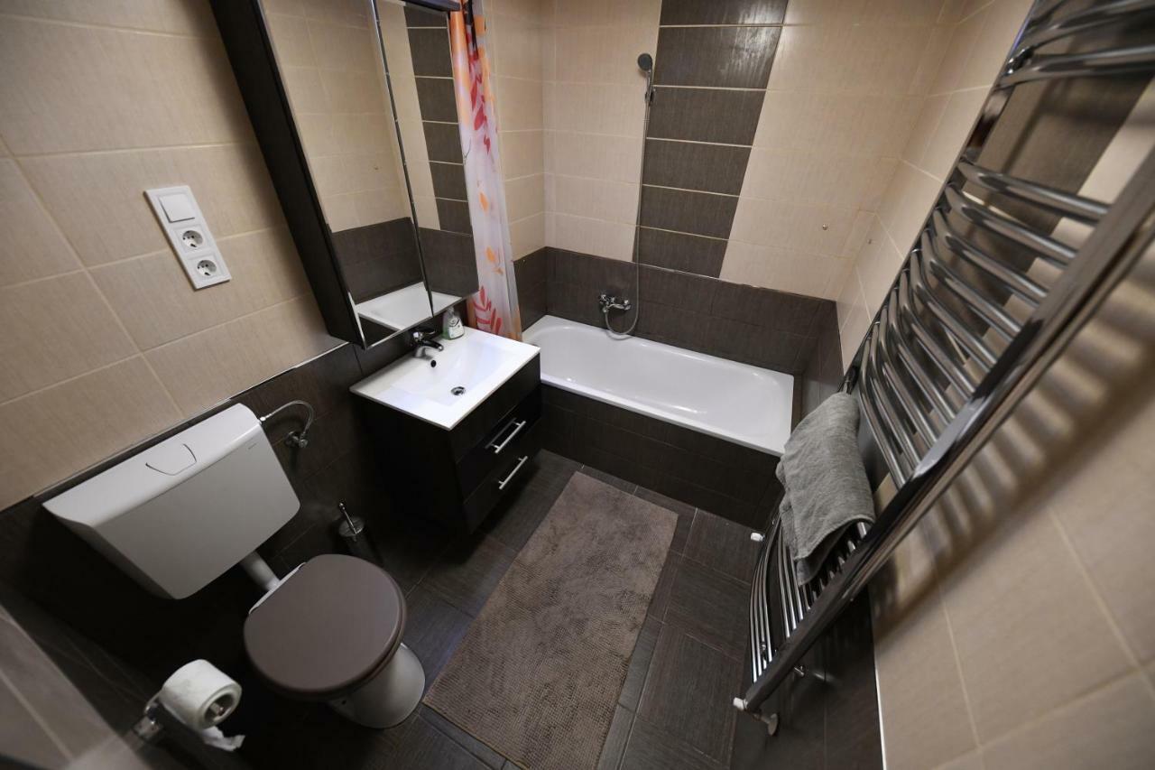 Cosy 2 Bedroom Flat In The Heart Of Apartment *