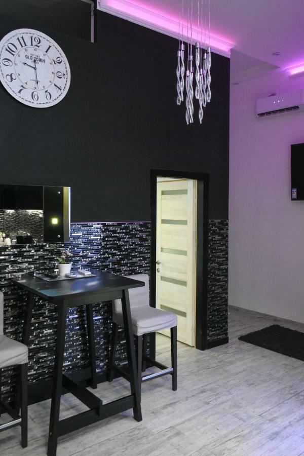 Apartment Modern Design In The Center *