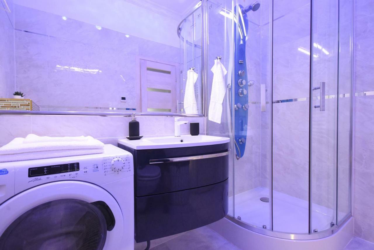 Modern Design In The Center Apartment Budapest
