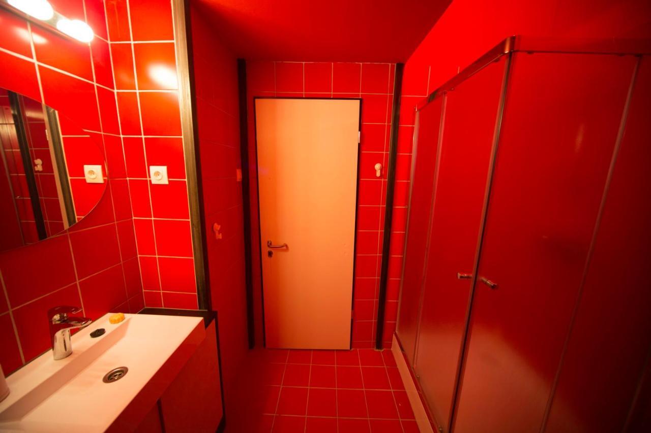 Hostal Nest *
