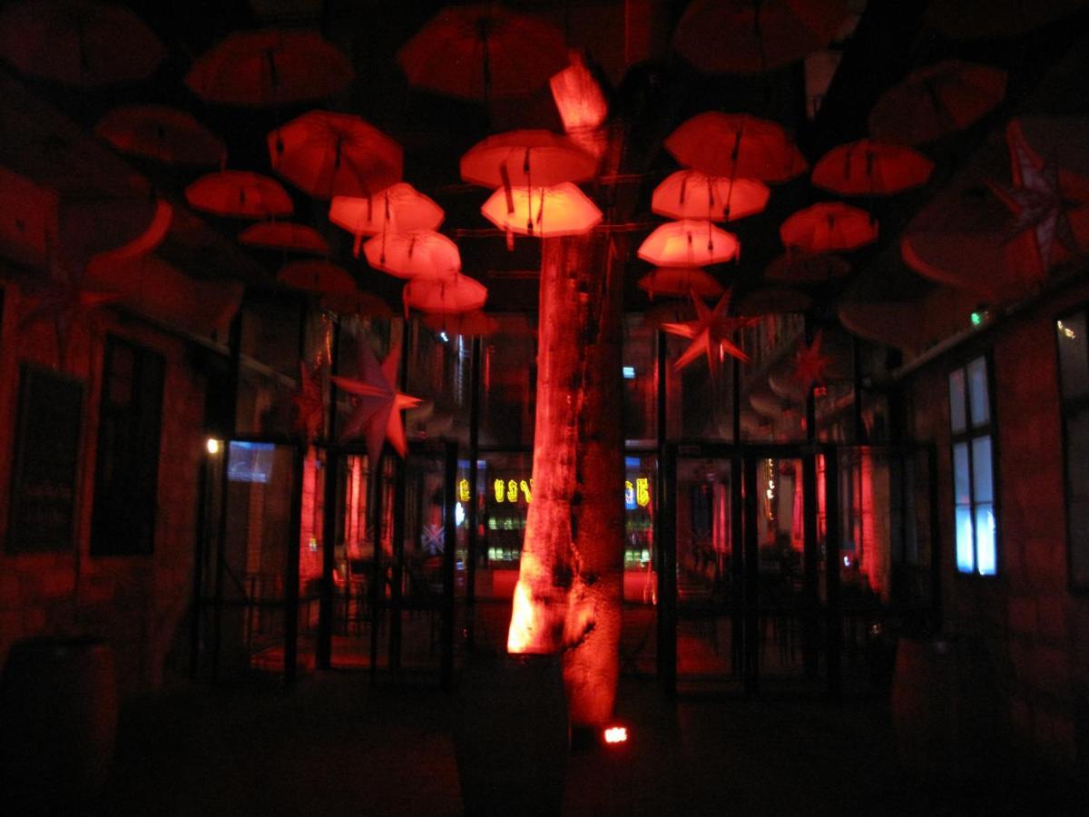 Hedonist Apartahotel