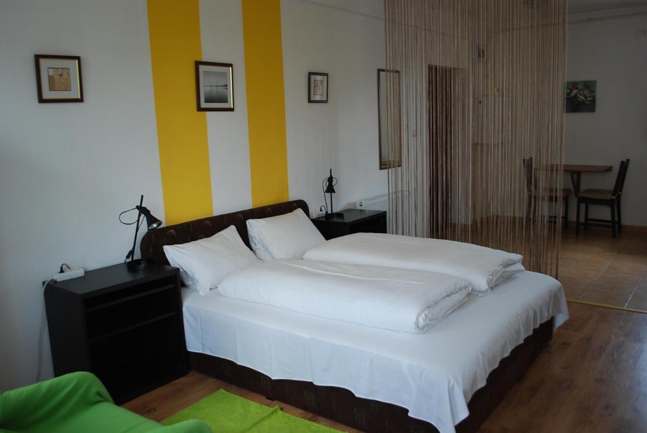 Szentmihályi 22 Apartman * Budapest