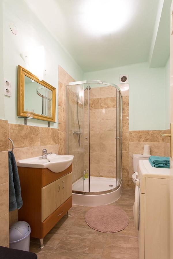 Greta Apartman