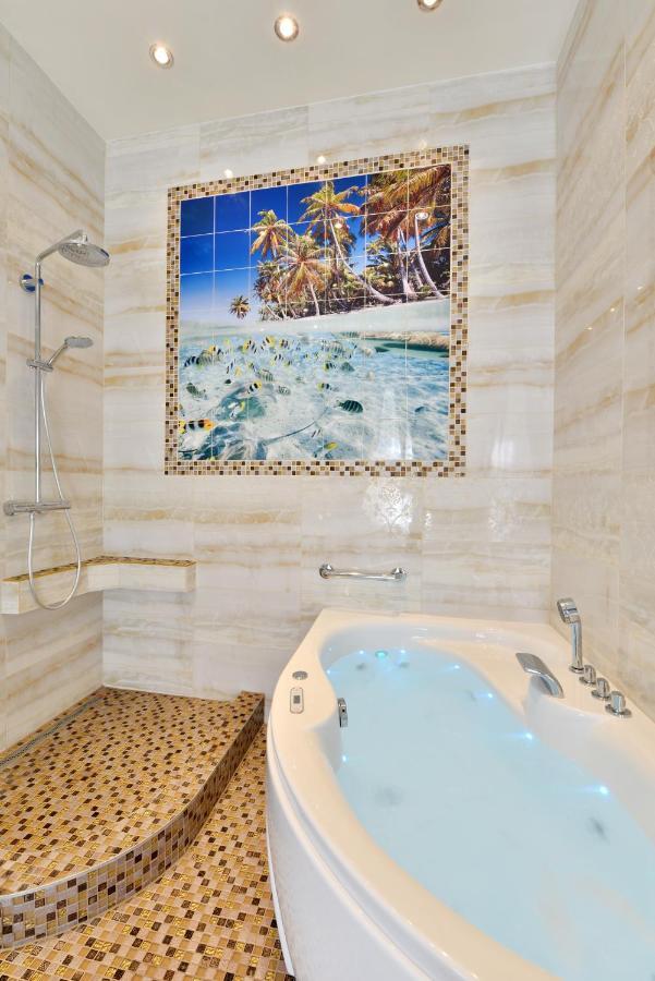 Roza Luxury