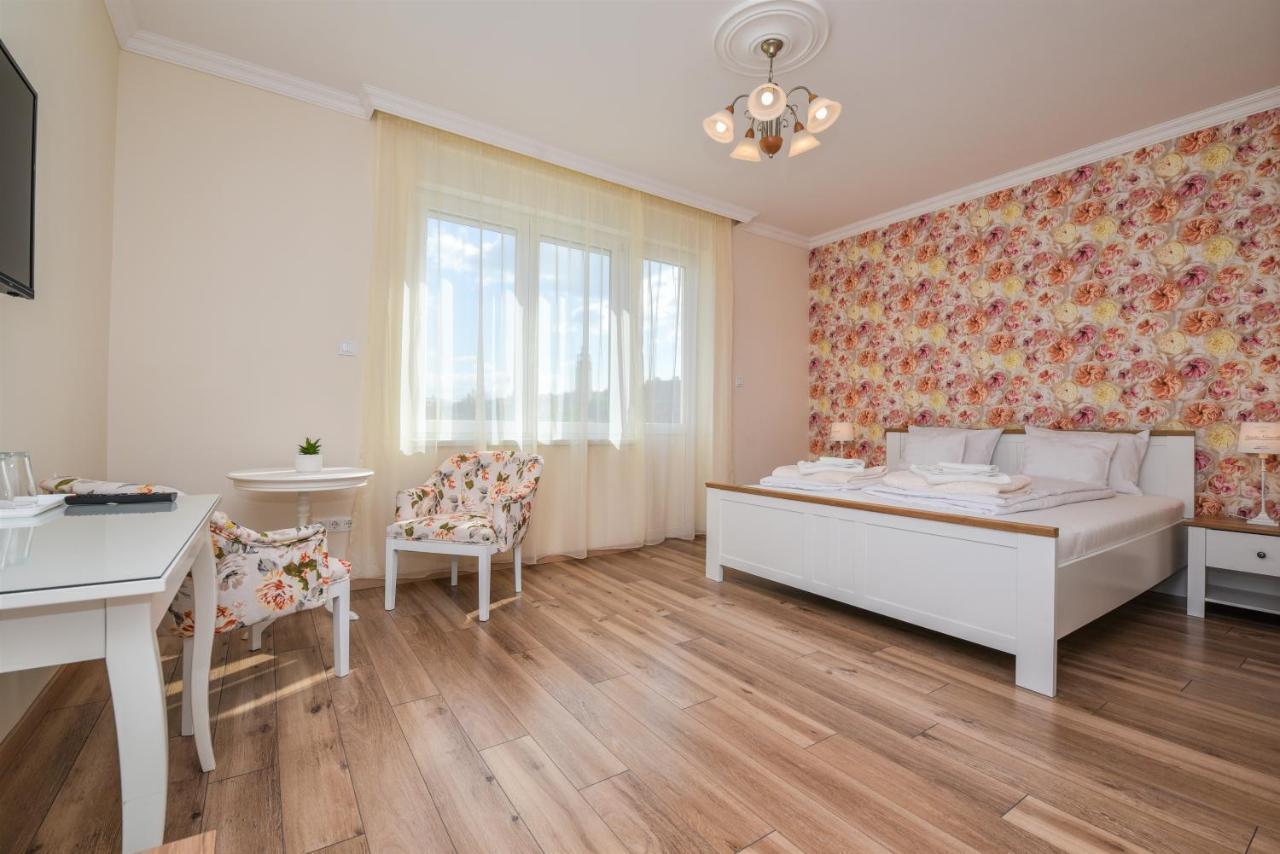 Mimi House