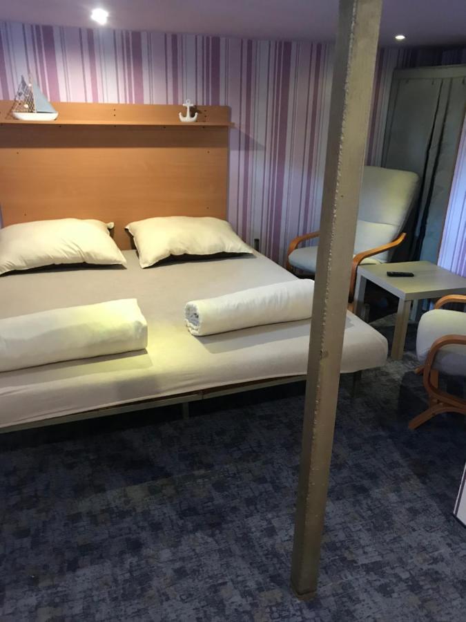 Hotel en barco Kalozhajo