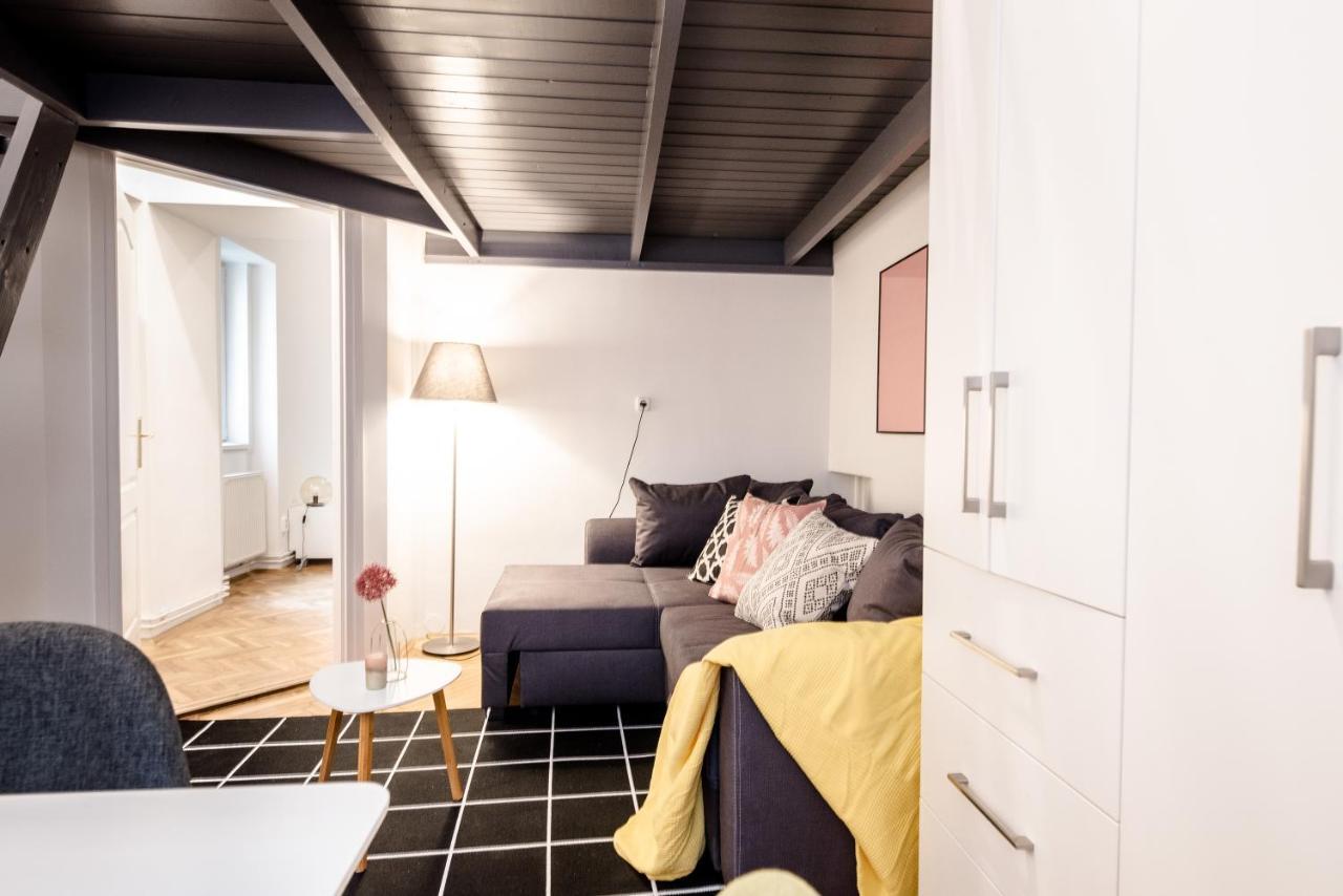 Rainbow Dream Apartment *