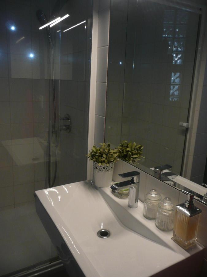 Modern City Center Location: Party, Sightsee, Rest Apartamento