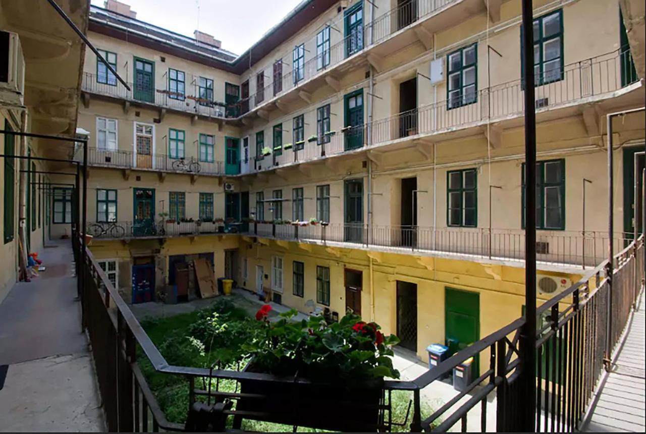 Palace - Palace District - Downtown Budapest