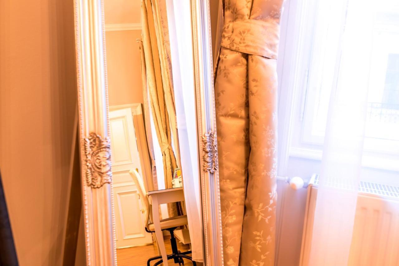 R38 - Artists Luxury Appartement *