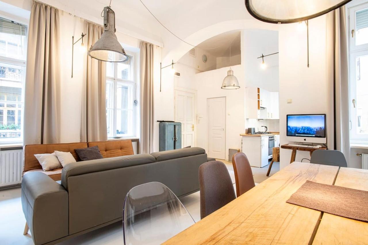 Danube Riverside Designer In Center Apartamento