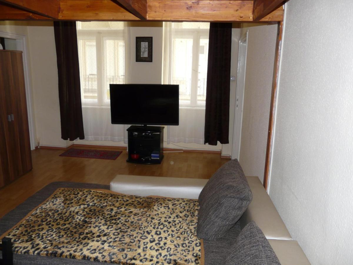 Westend & Courtyard Apartment