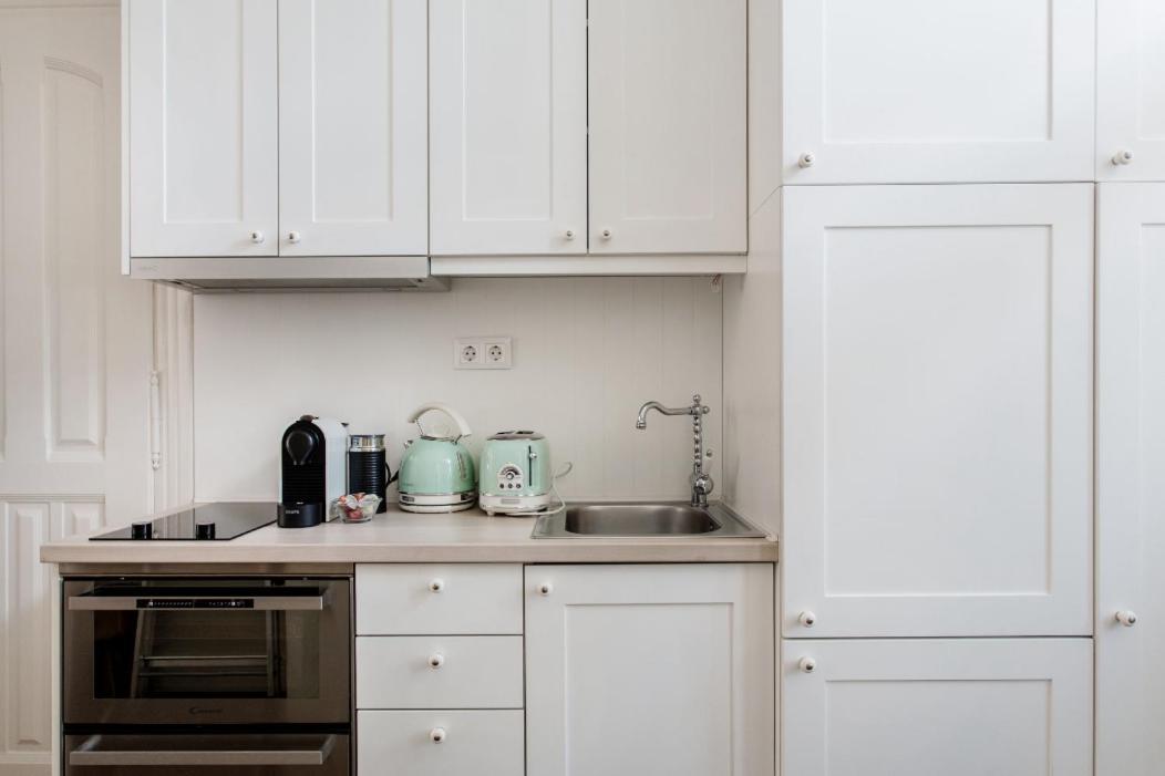 Opera With Free Parking, 2br2ba, Ac Apartment
