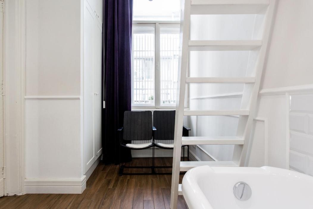 Apartment Opera With Free Parking, 2br2ba, Ac Budapest